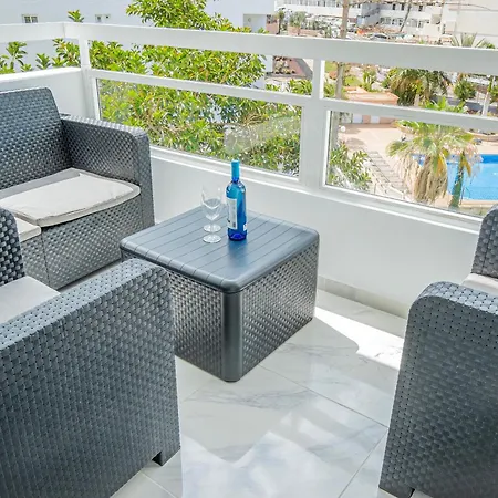 Apartment Centered With A Pool & Near The Beach, 324, Ponderosa